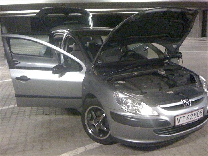 Peugeot 307 HDI 2.0T [Totalskadet] billede 3