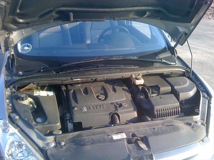 Peugeot 307 HDI 2.0T [Totalskadet] billede 14
