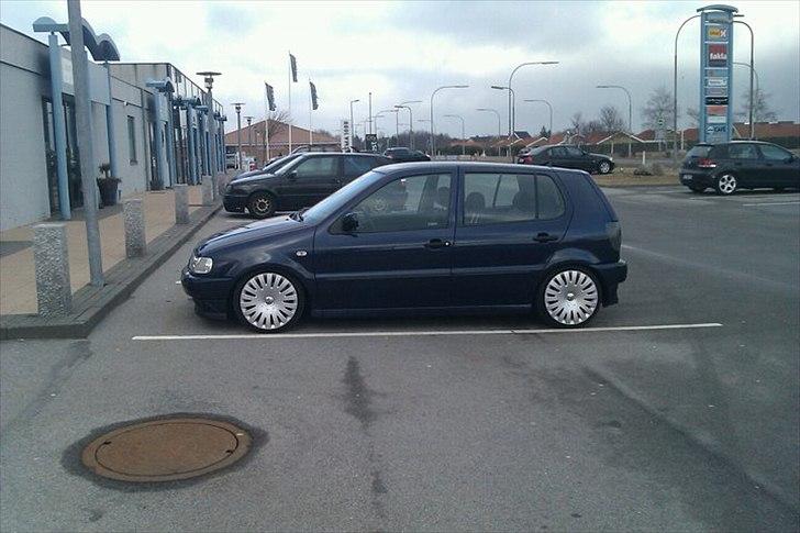 VW Polo 6N 1,6 5 døre. 1998. (SOLGT) billede 10