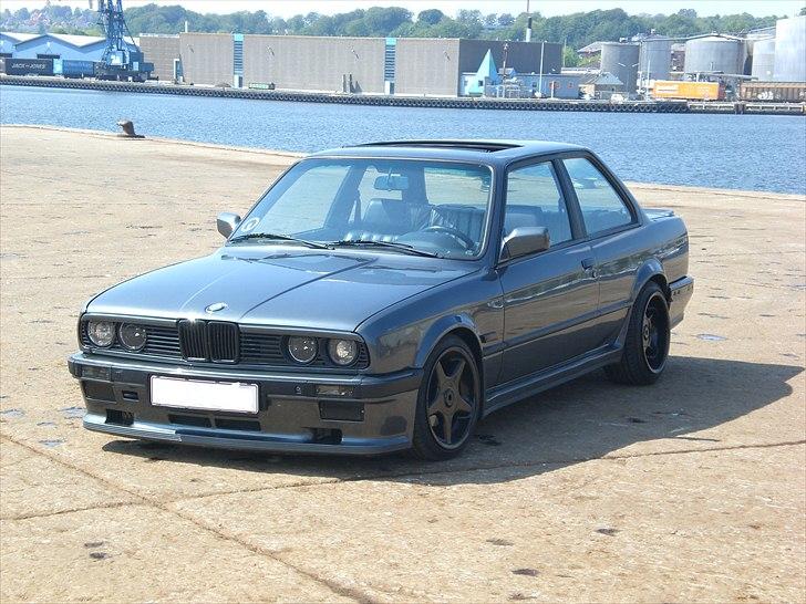 BMW e30 325i billede 1