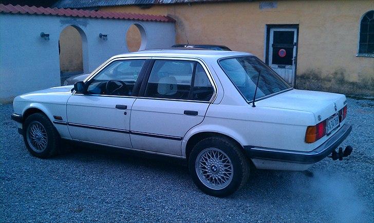 BMW E30 320i billede 3