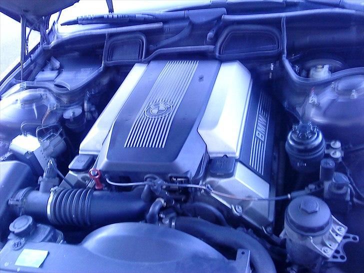 BMW 730I SOLGT billede 8