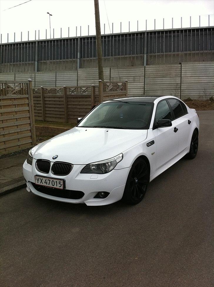 BMW 530d (SOLGT) billede 1