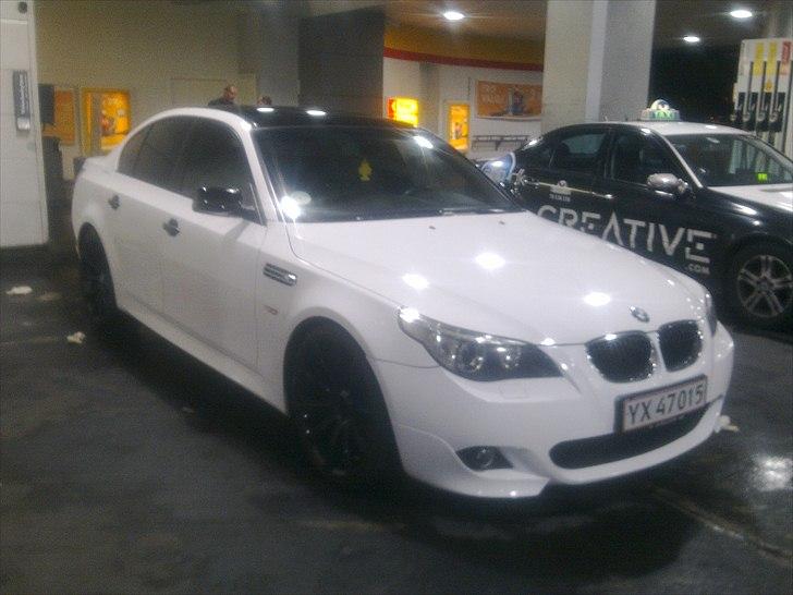 BMW 530d (SOLGT) billede 2