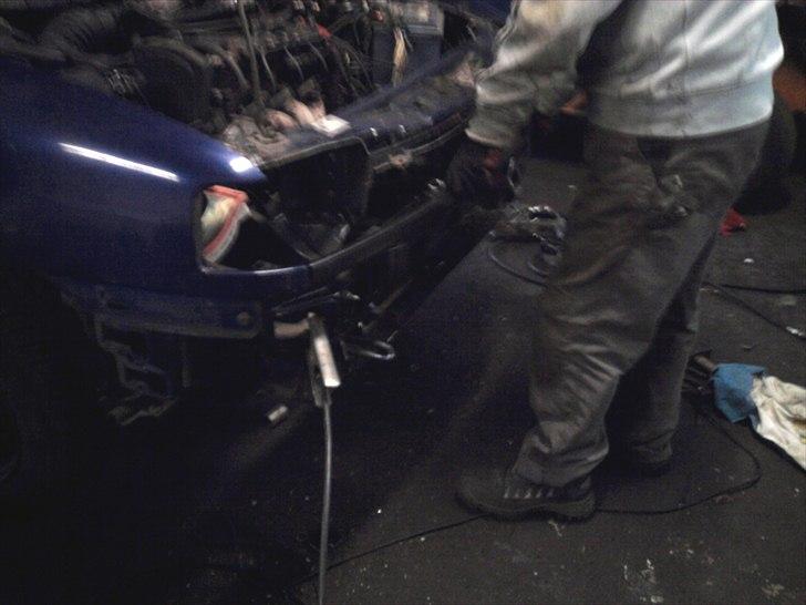 Opel Vectra A - Jaa så er jeg næsten færdig med at lave ny front. billede 20