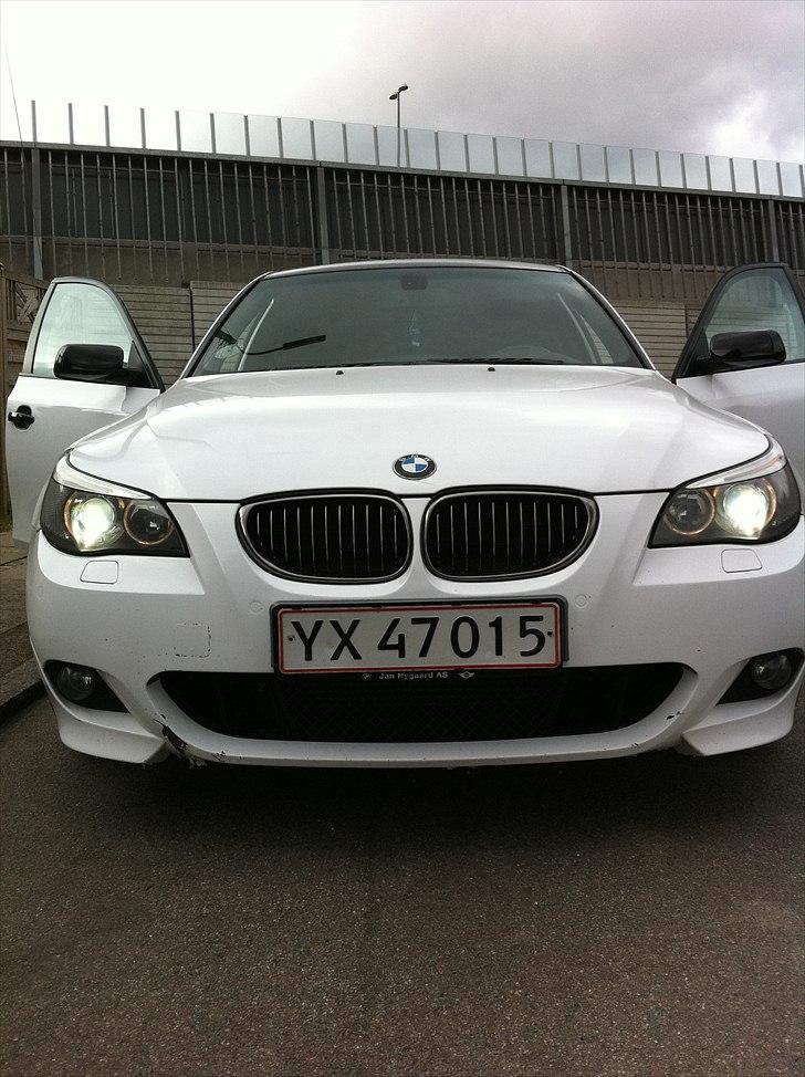 BMW 530d (SOLGT) billede 13