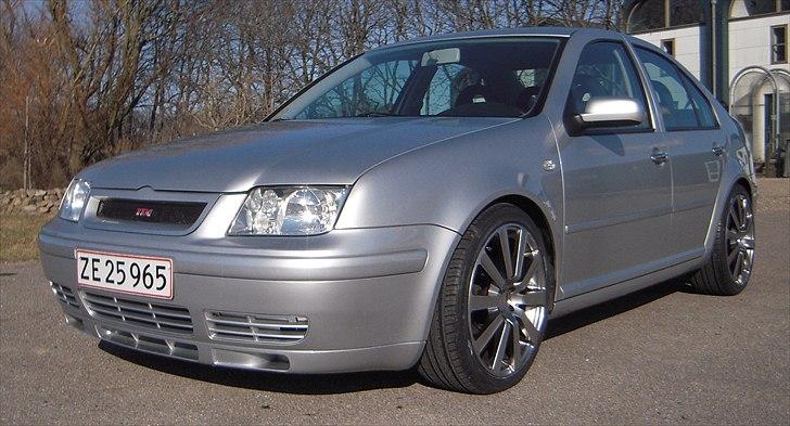 VW Bora 1,9 TDi *SOLGT* billede 1