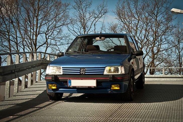 Peugeot 205 GTI 1.9 - (TOTALSKADET) billede 17