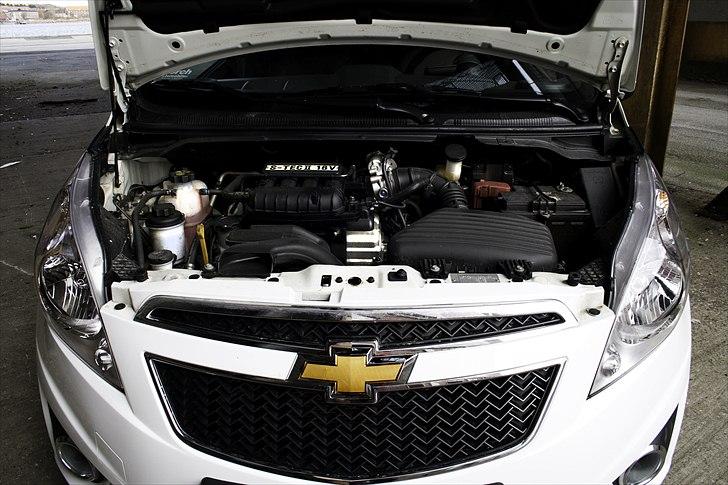 Chevrolet Spark 1.2 LT - Der er ikke meget at se, men der er faktisk en motor. billede 2