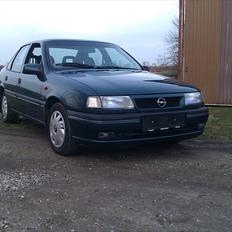Opel Vectra a CDX