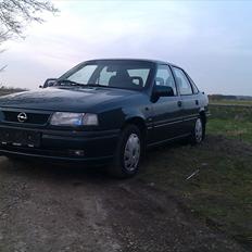 Opel Vectra a CDX