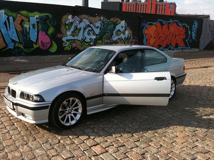 BMW e36 318 iS M-technic Solgt billede 3