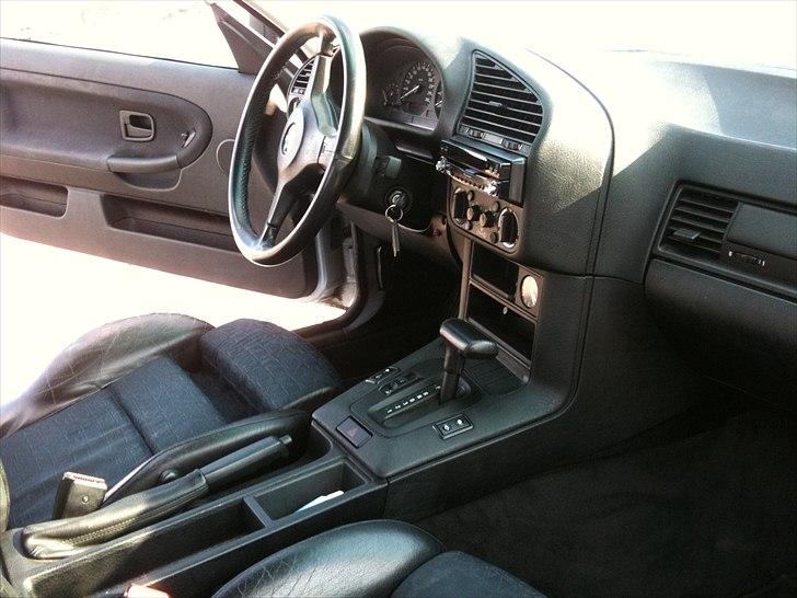 BMW e36 318 iS M-technic Solgt billede 7