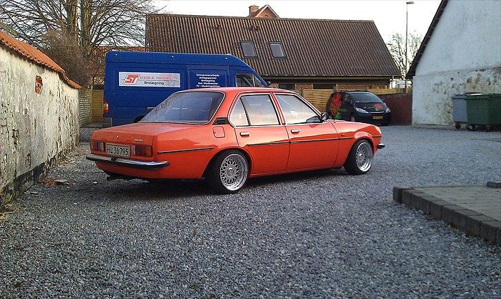 Opel Ascona b Berlina billede 9