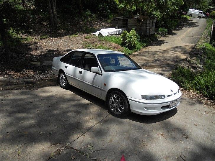 Toyota Lexcen / Holden Commodore *SOLGT* billede 2