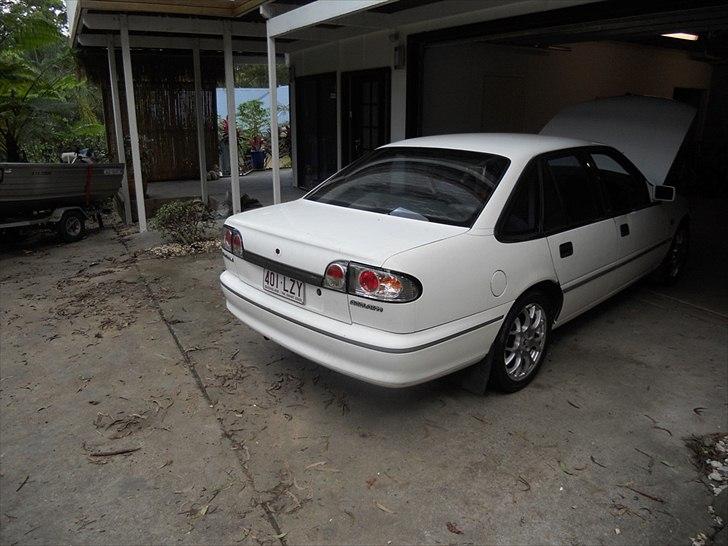 Toyota Lexcen / Holden Commodore *SOLGT* billede 5