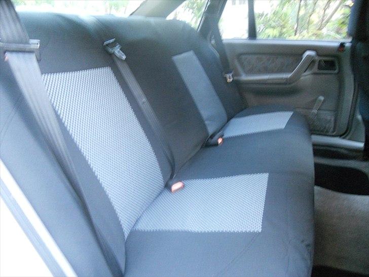 Toyota Lexcen / Holden Commodore *SOLGT* billede 9