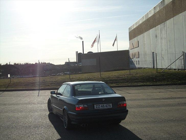 BMW 320i coupe. SOLGT billede 5