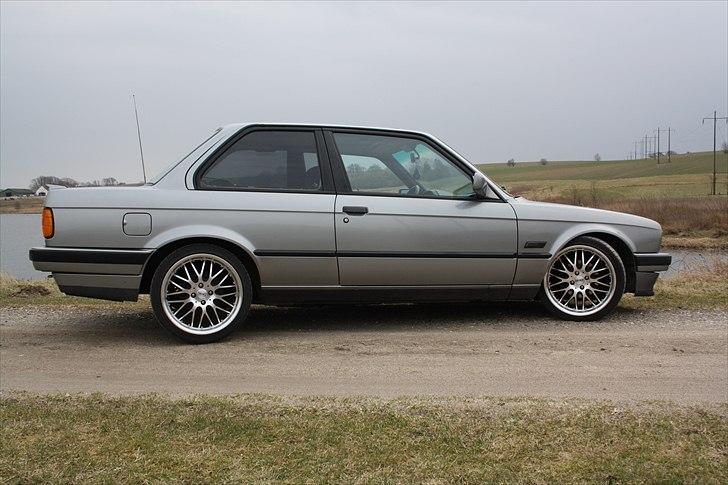 BMW E30 320i billede 11