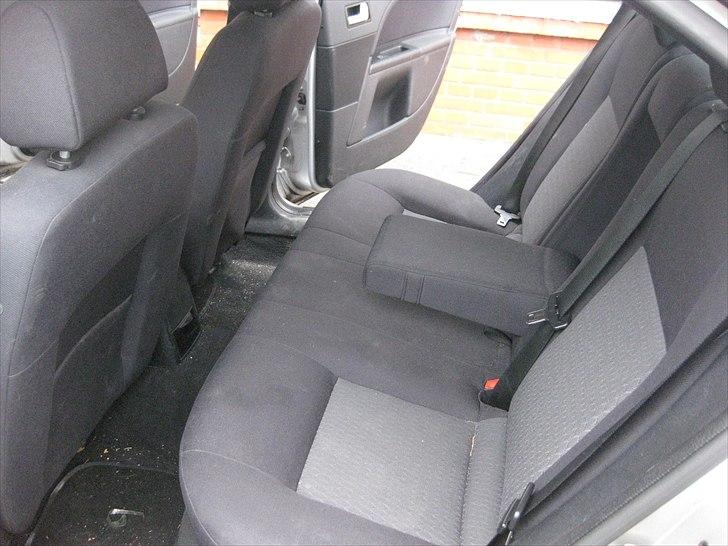 Ford Mondeo - armlæn i bag billede 10