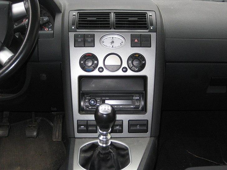 Ford Mondeo - Sony radio med aux indgang billede 12