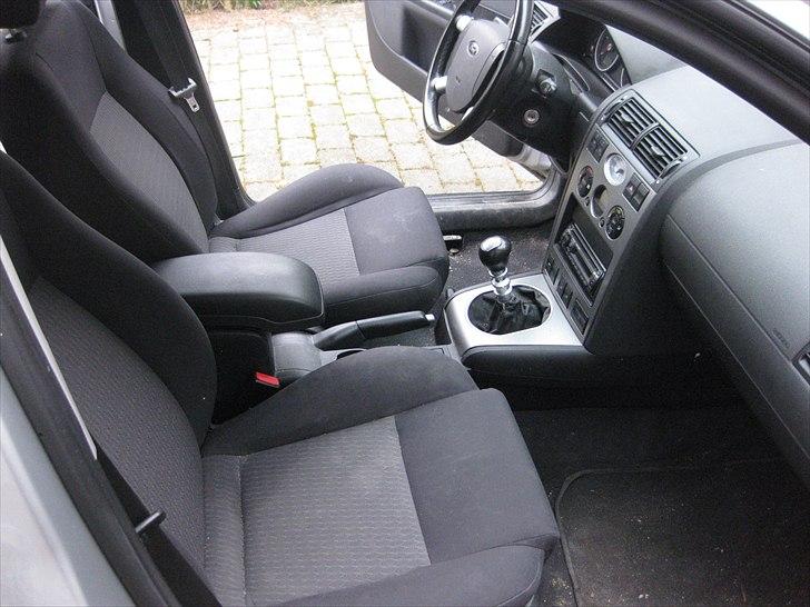 Ford Mondeo - en bil med rimelig plads billede 14