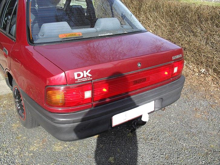 Mazda 323 Sedan billede 4