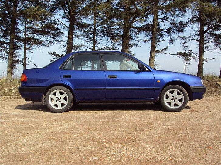 Toyota corolla E11 Sedan billede 2