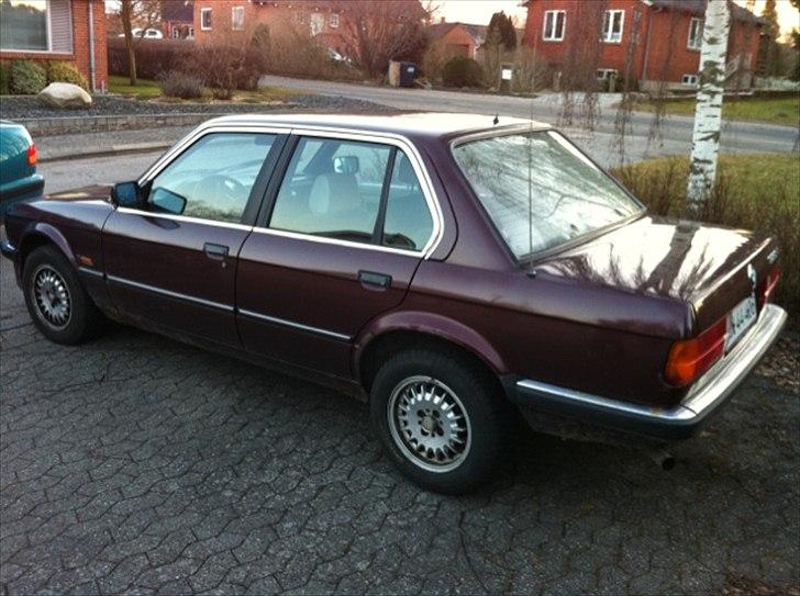 BMW E30 - 320i billede 7