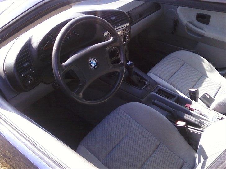 BMW E36 320I 24v **SOLGT** billede 4