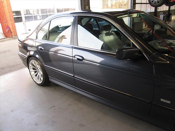 BMW e39 / SOLGT billede 4