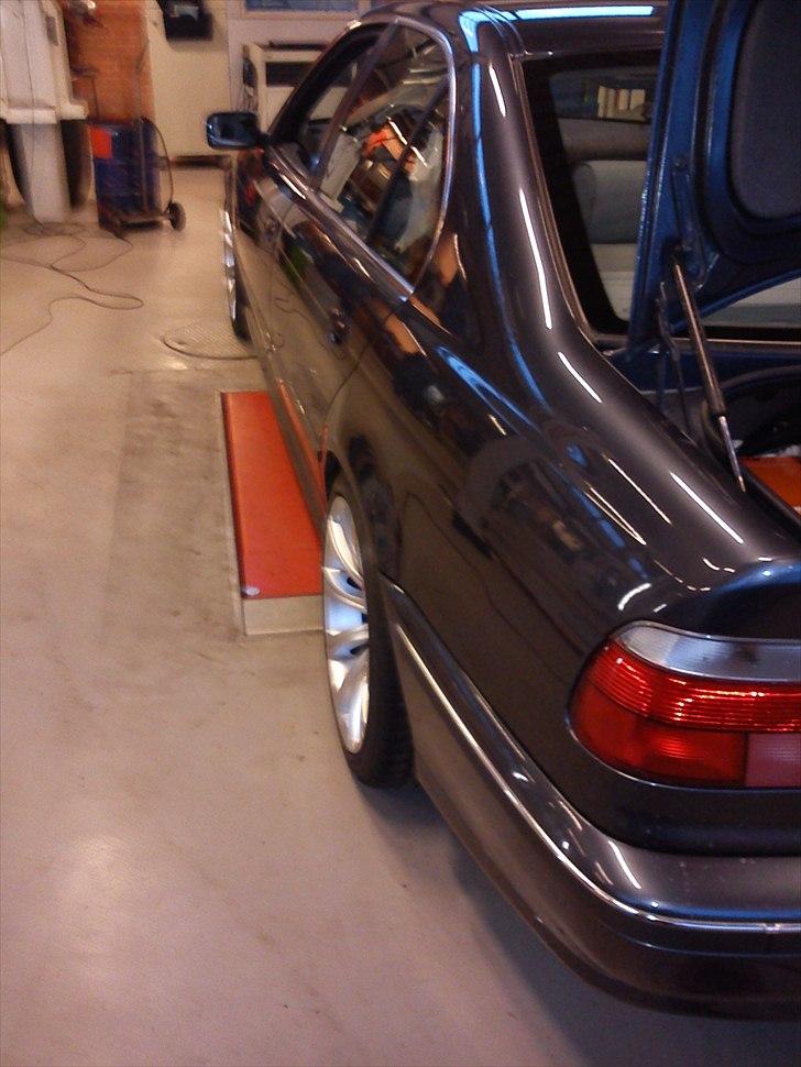 BMW e39 / SOLGT billede 14