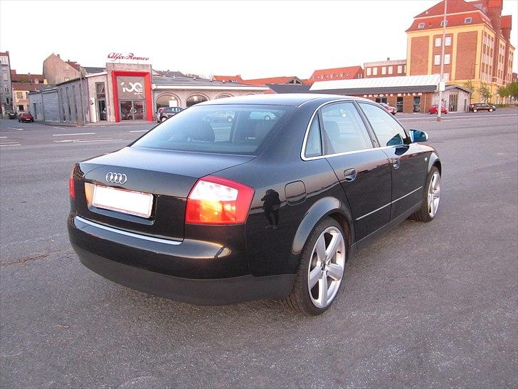 Audi A4 B6 limo **SOLGT ** billede 4
