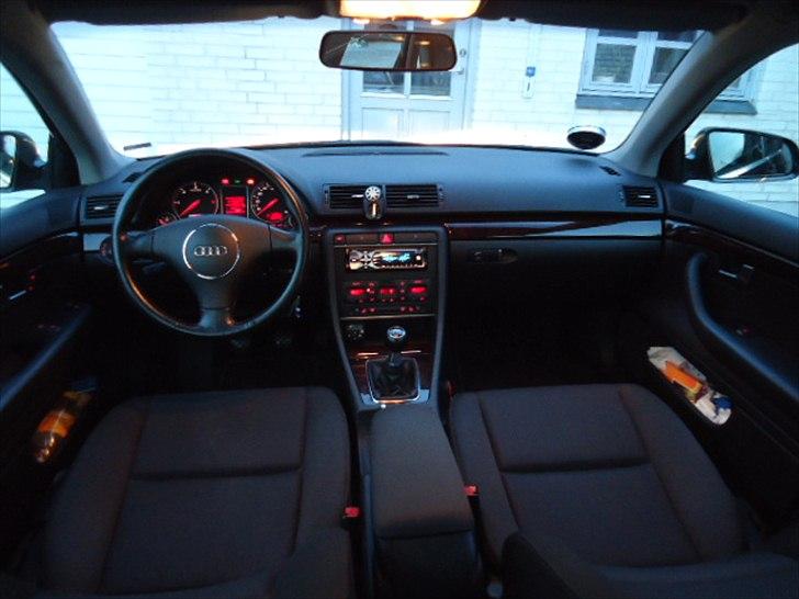 Audi A4 B6 limo **SOLGT ** billede 17