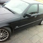 BMW 320i E36