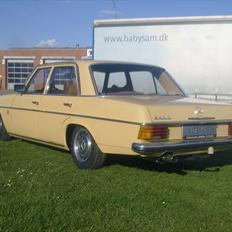 Mercedes Benz w115  /8  SOLGT