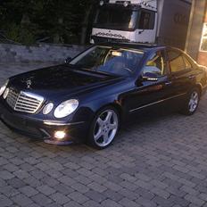 Mercedes Benz e211