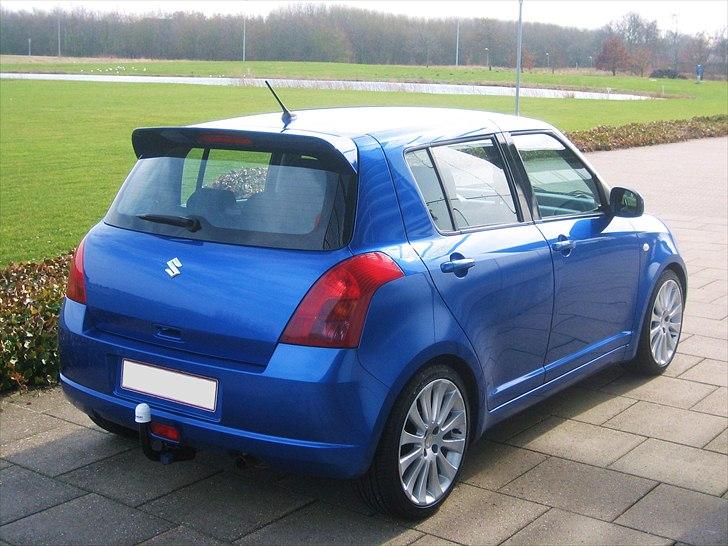 Suzuki Swift 1,3 GLS 5d. - SOLGT billede 3