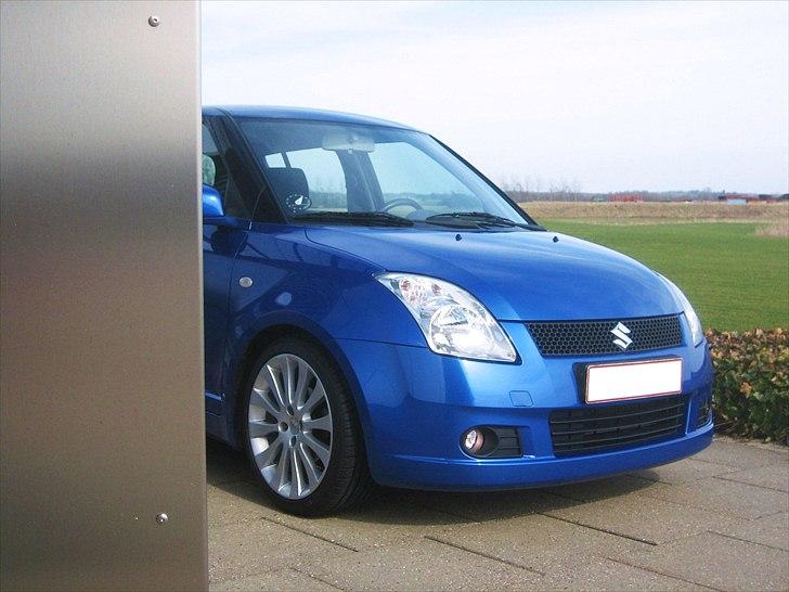 Suzuki Swift 1,3 GLS 5d. - SOLGT billede 4