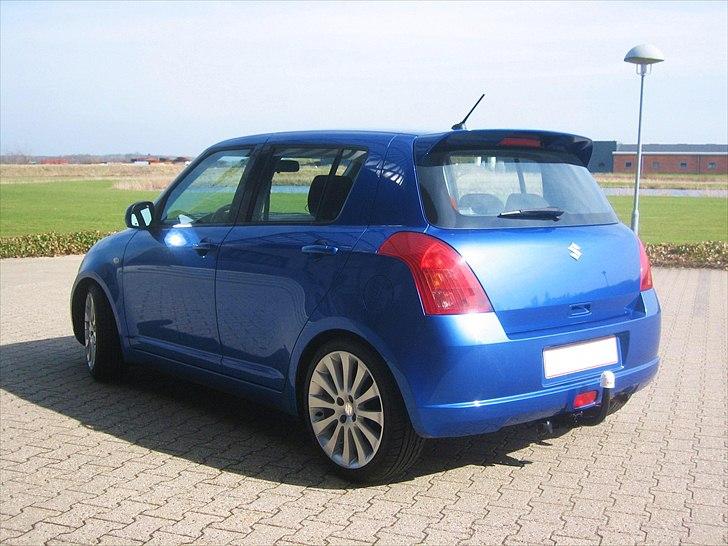 Suzuki Swift 1,3 GLS 5d. - SOLGT billede 10