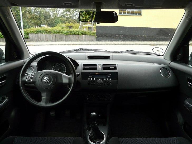 Suzuki Swift 1,3 GLS 5d. - SOLGT billede 18