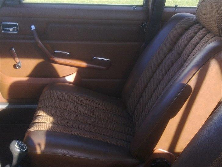 Mercedes Benz w115  /8  SOLGT billede 9