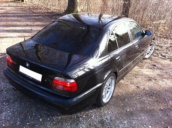 BMW E39 528iA - SOLGT billede 5