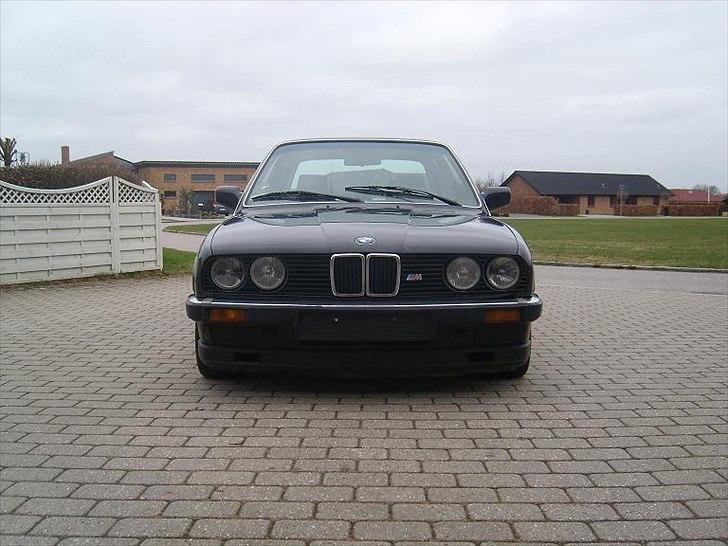 BMW E30 320i *SOLGT* billede 2
