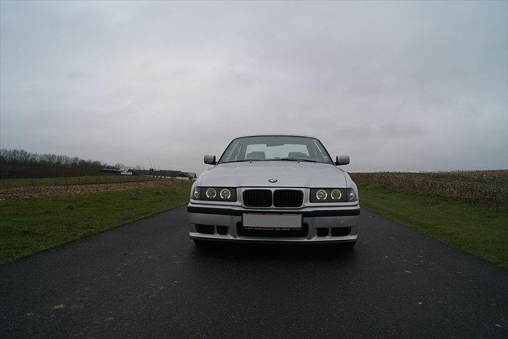 BMW E36 325i Coupe->(solgt)<-  billede 2