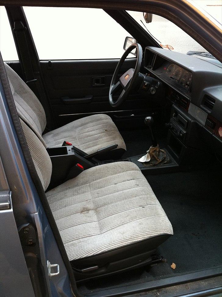 Daihatsu Charmant billede 2