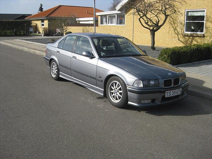 BMW 318i billede 2