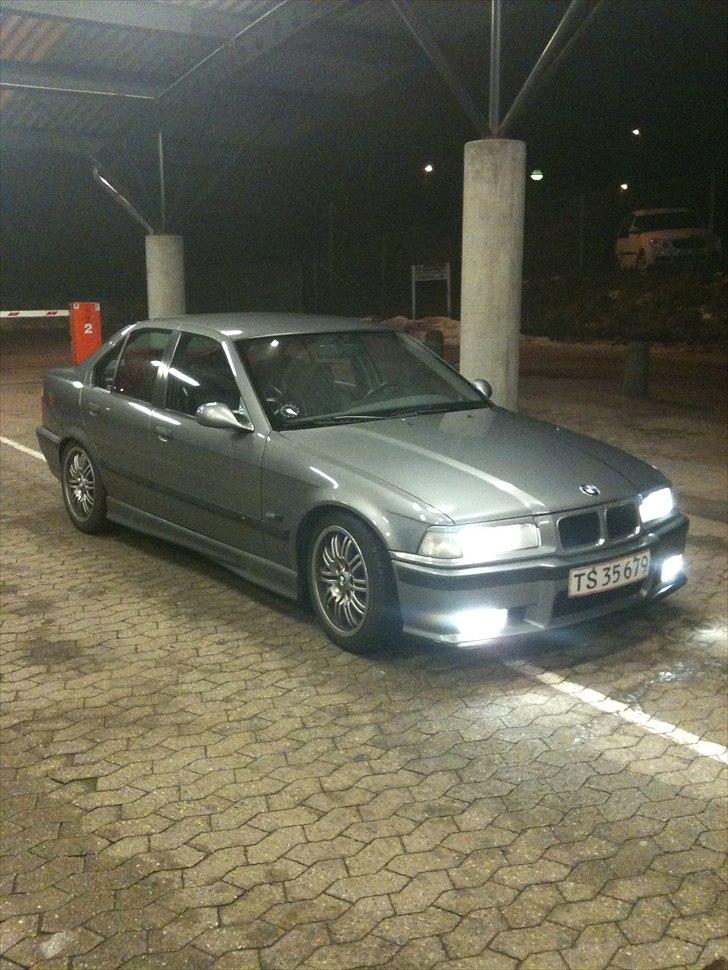 BMW 318i billede 12