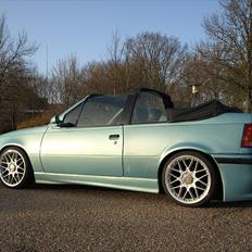Opel Kadett 2.0 GSI Cabrio