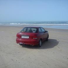 Hyundai accent på hyllen bil :D 